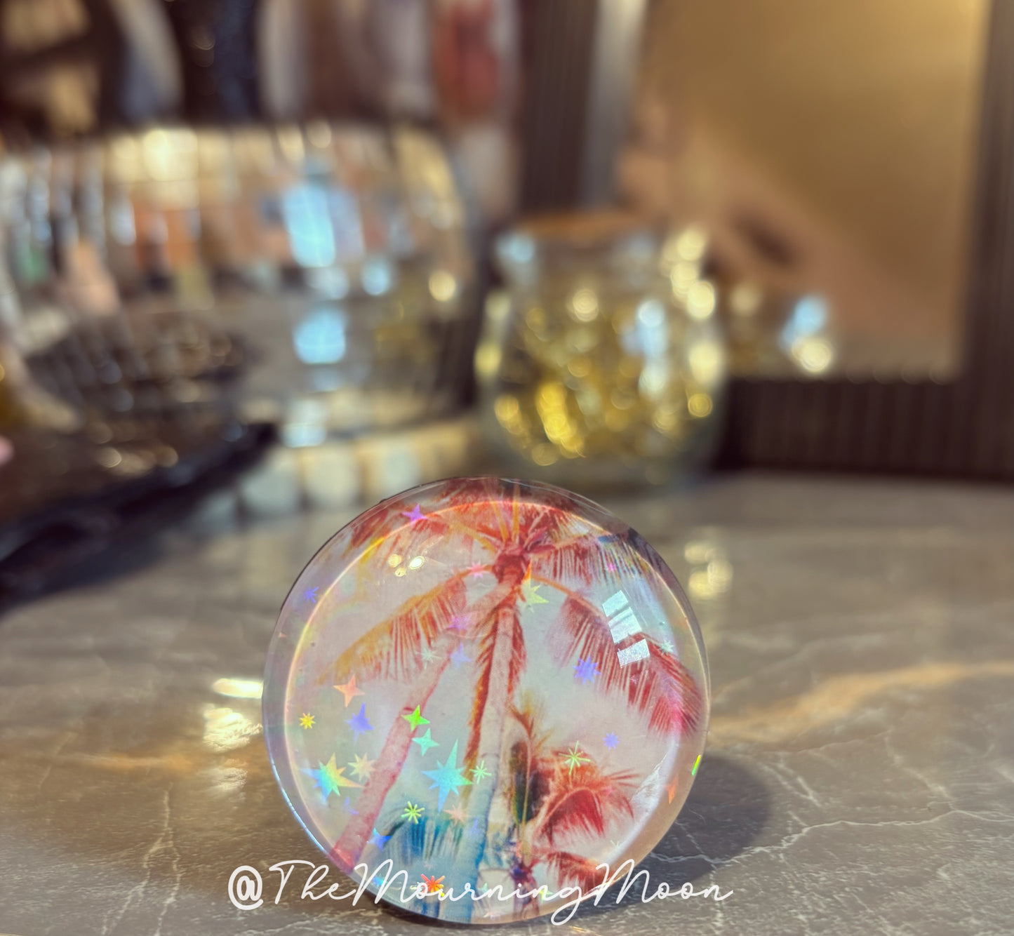 Tropical palm tree glass dome phone grip
