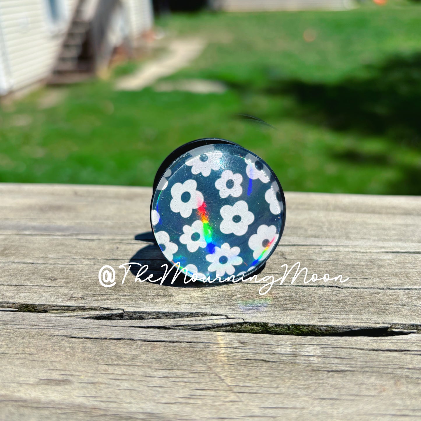 Black & white retro flower glass dome phone grip
